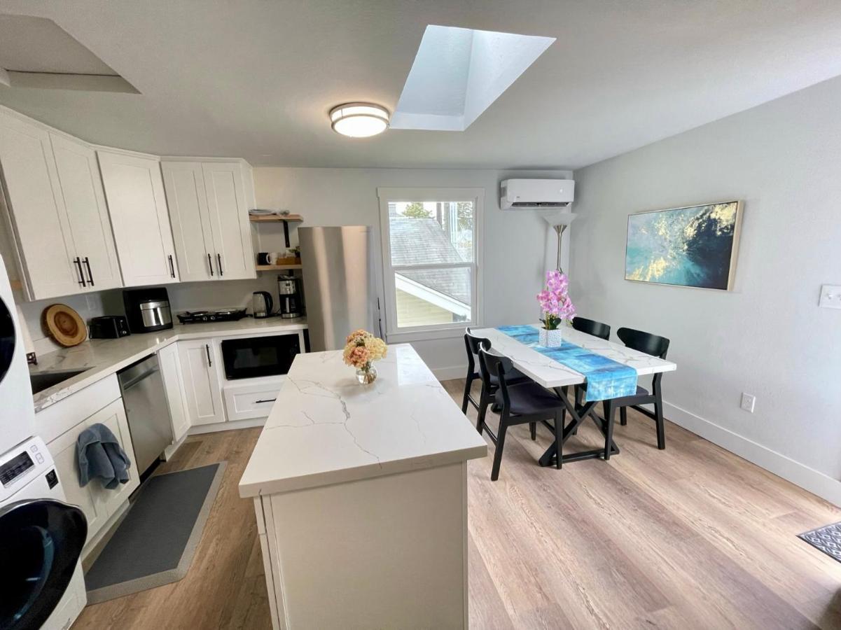 Tacoma 2 Bedrooms 1 Baths Sleep 5 With Compact Kitchen Exterior foto