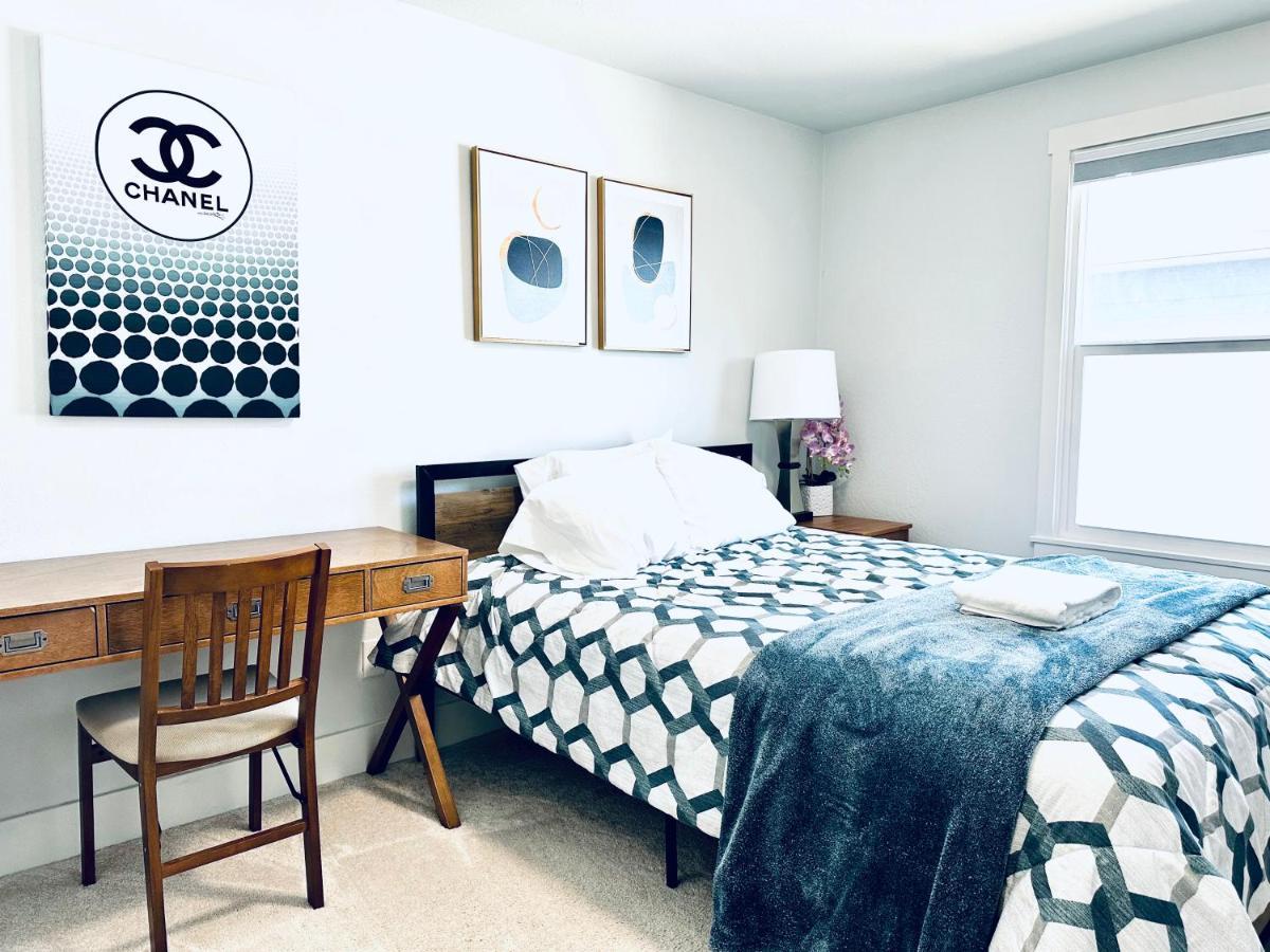 Tacoma 2 Bedrooms 1 Baths Sleep 5 With Compact Kitchen Exterior foto